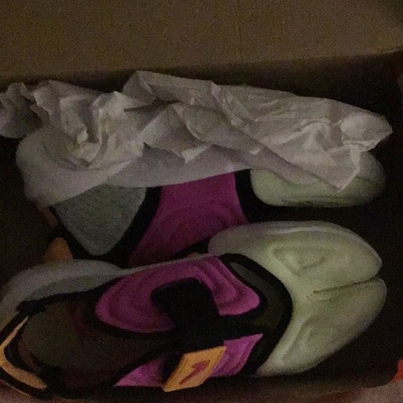 velcro nike shoes - Picture 2 of 2